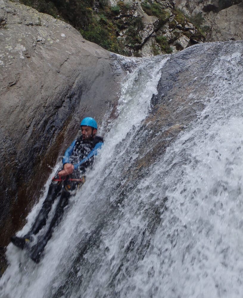 Canyon du Llech, descente aquatique sur cascade en Cévennes catalanes autour du Canigou